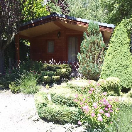 Vila Camping La Cascade Le Bourg-dʼOisans Exteriér fotografie