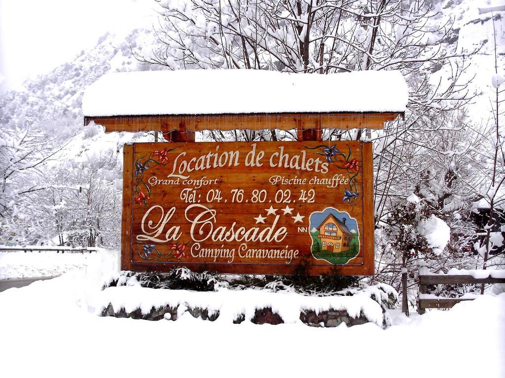 Vila Camping La Cascade Le Bourg-dʼOisans Exteriér fotografie