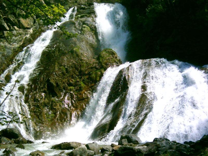 Vila Camping La Cascade Le Bourg-dʼOisans Exteriér fotografie